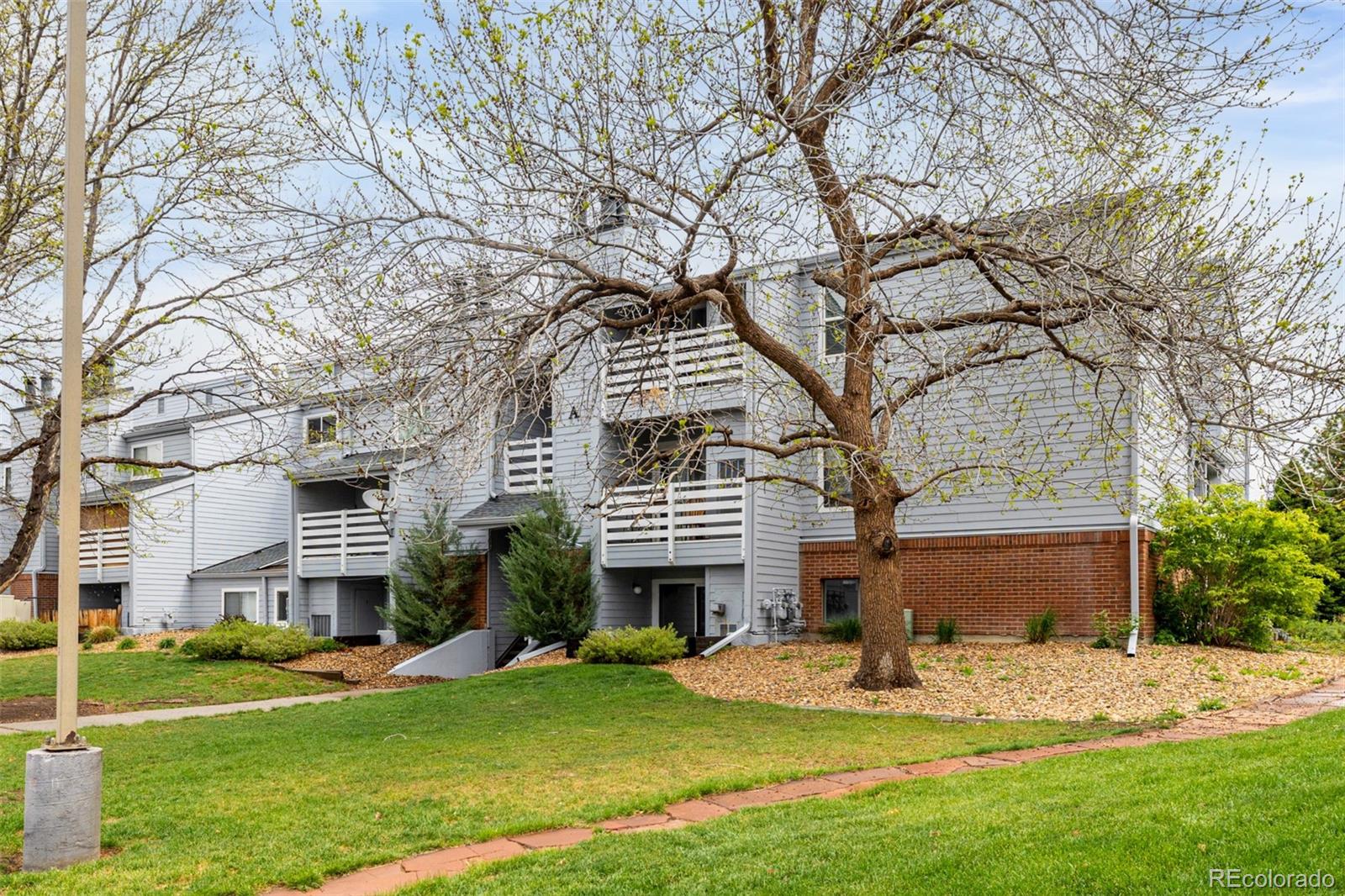 MLS Image #5 for 7665 e eastman avenue,denver, Colorado