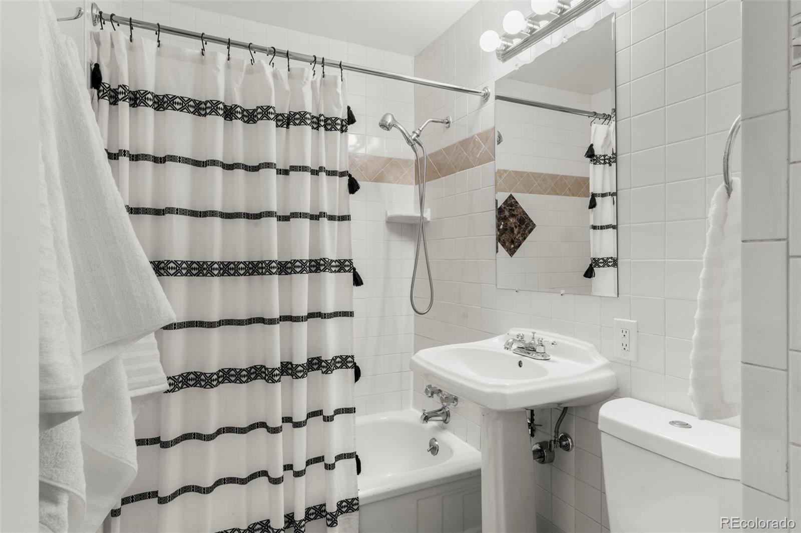 MLS Image #14 for 46 s perry street,denver, Colorado