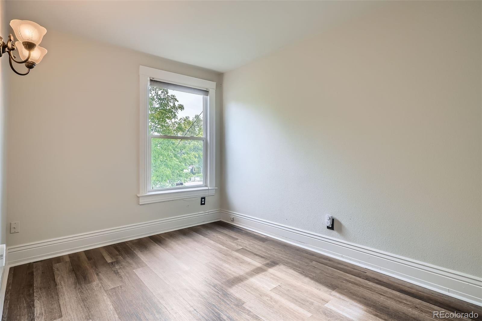 MLS Image #18 for 2562 n emerson street,denver, Colorado