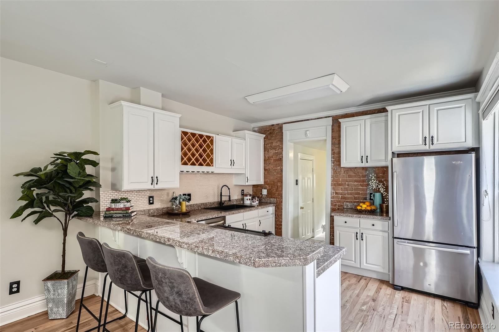 MLS Image #8 for 2562 n emerson street,denver, Colorado