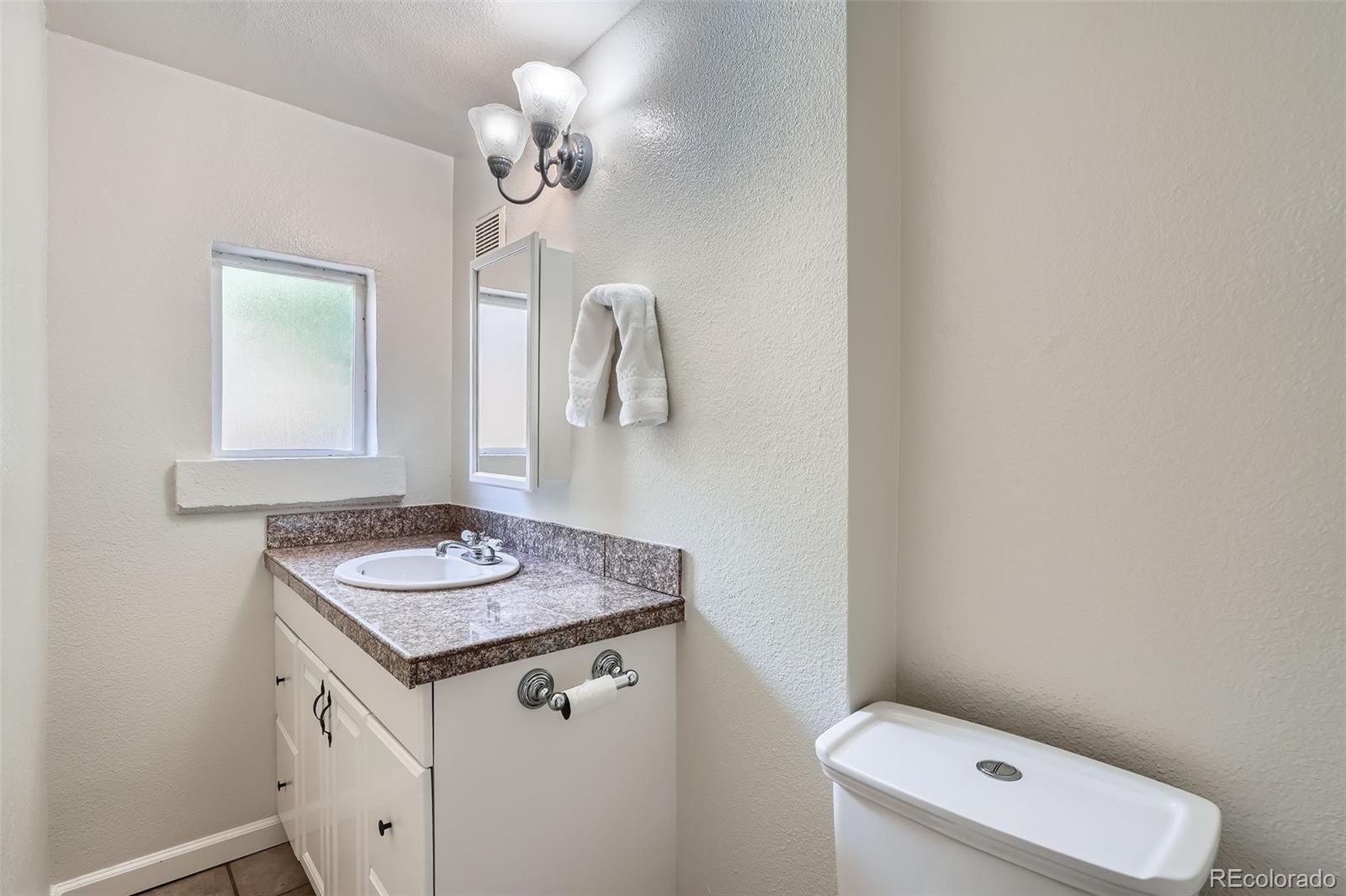 MLS Image #11 for 2564 n emerson street,denver, Colorado