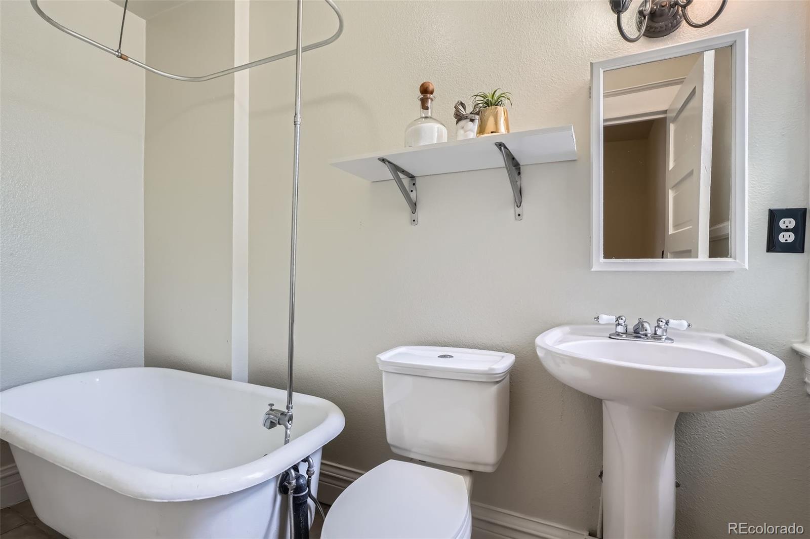 MLS Image #15 for 2564 n emerson street,denver, Colorado