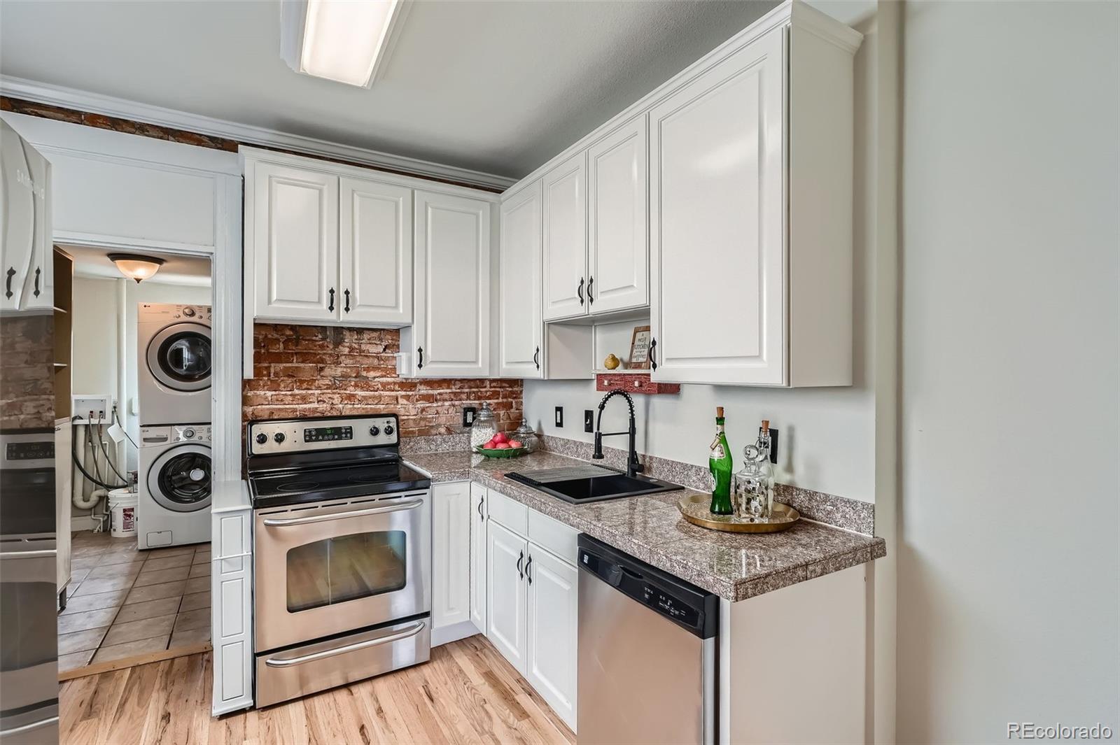 MLS Image #8 for 2564 n emerson street,denver, Colorado