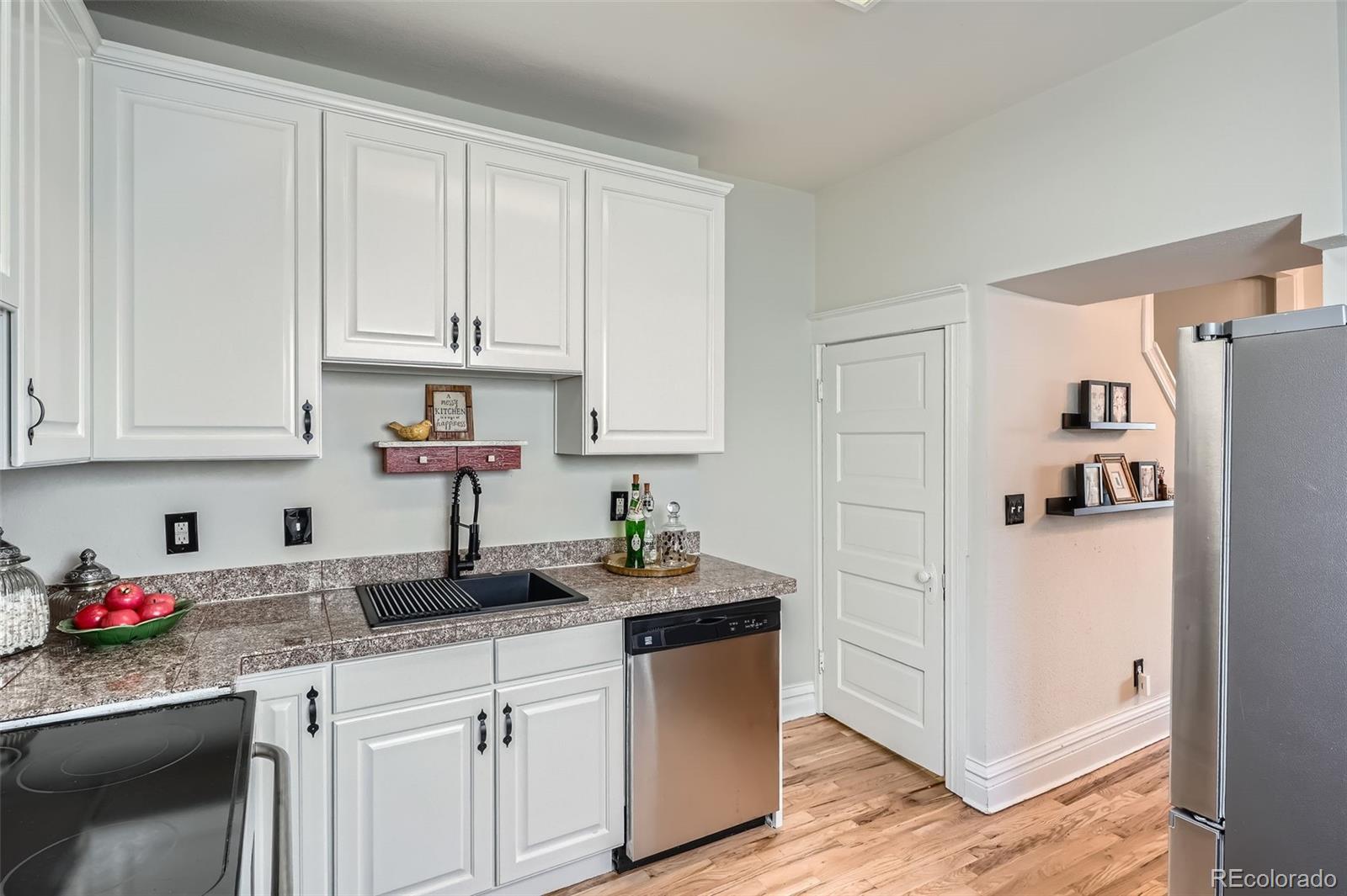 MLS Image #9 for 2564 n emerson street,denver, Colorado