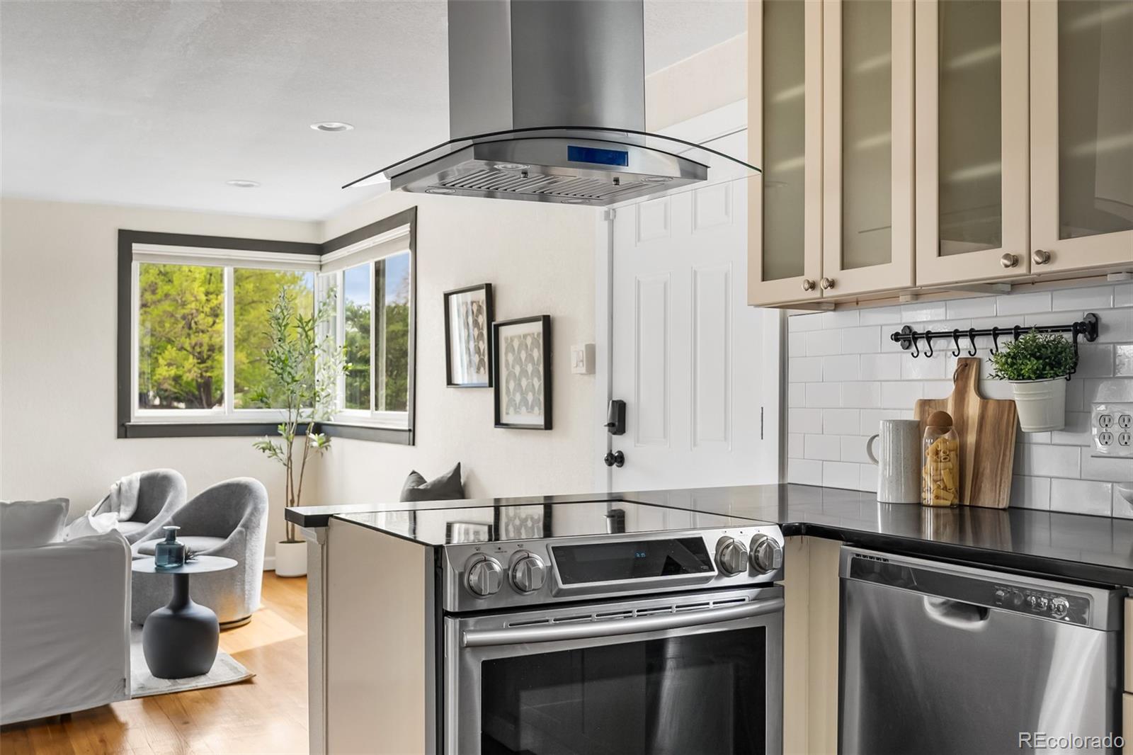 MLS Image #18 for 3000 n fillmore street,denver, Colorado