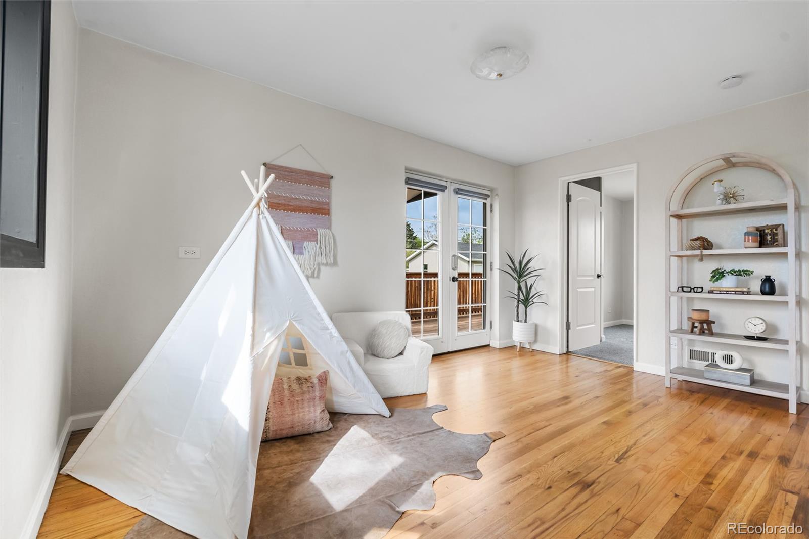 MLS Image #29 for 3000 n fillmore street,denver, Colorado