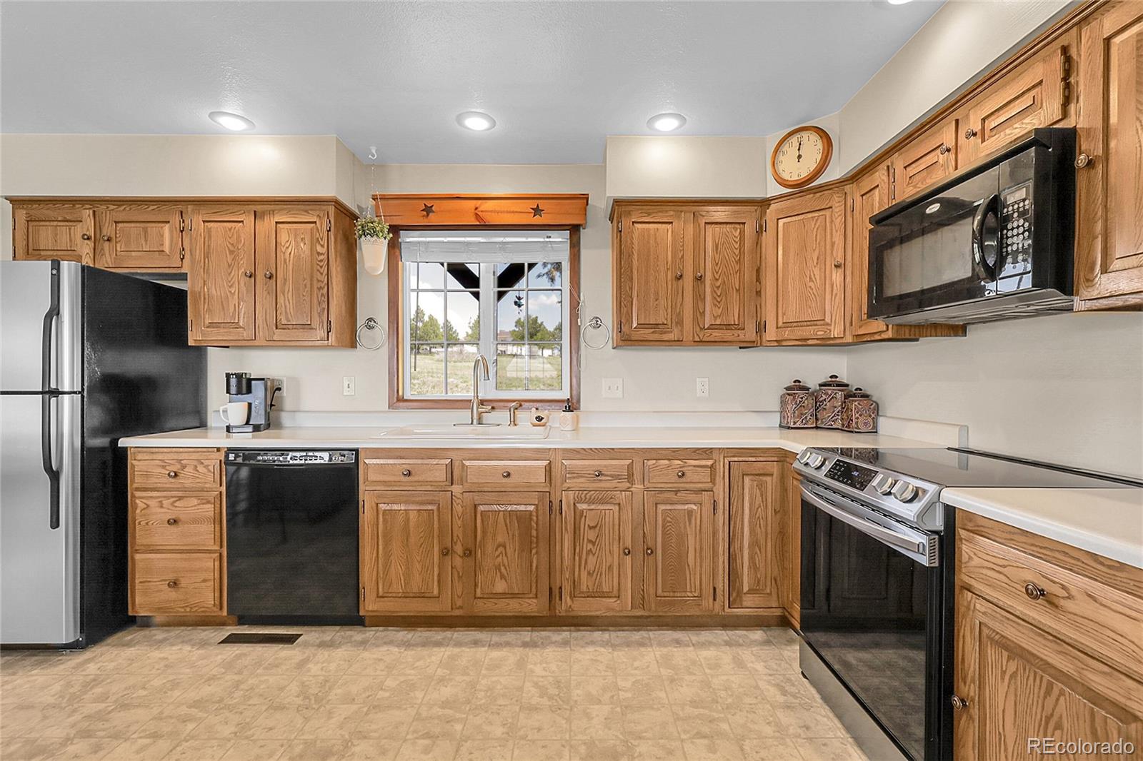 MLS Image #10 for 811  panorama drive,elizabeth, Colorado