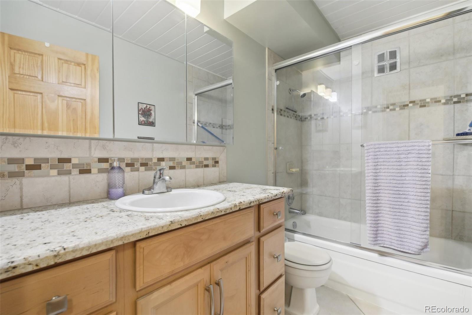 MLS Image #7 for 625 s clinton street,denver, Colorado