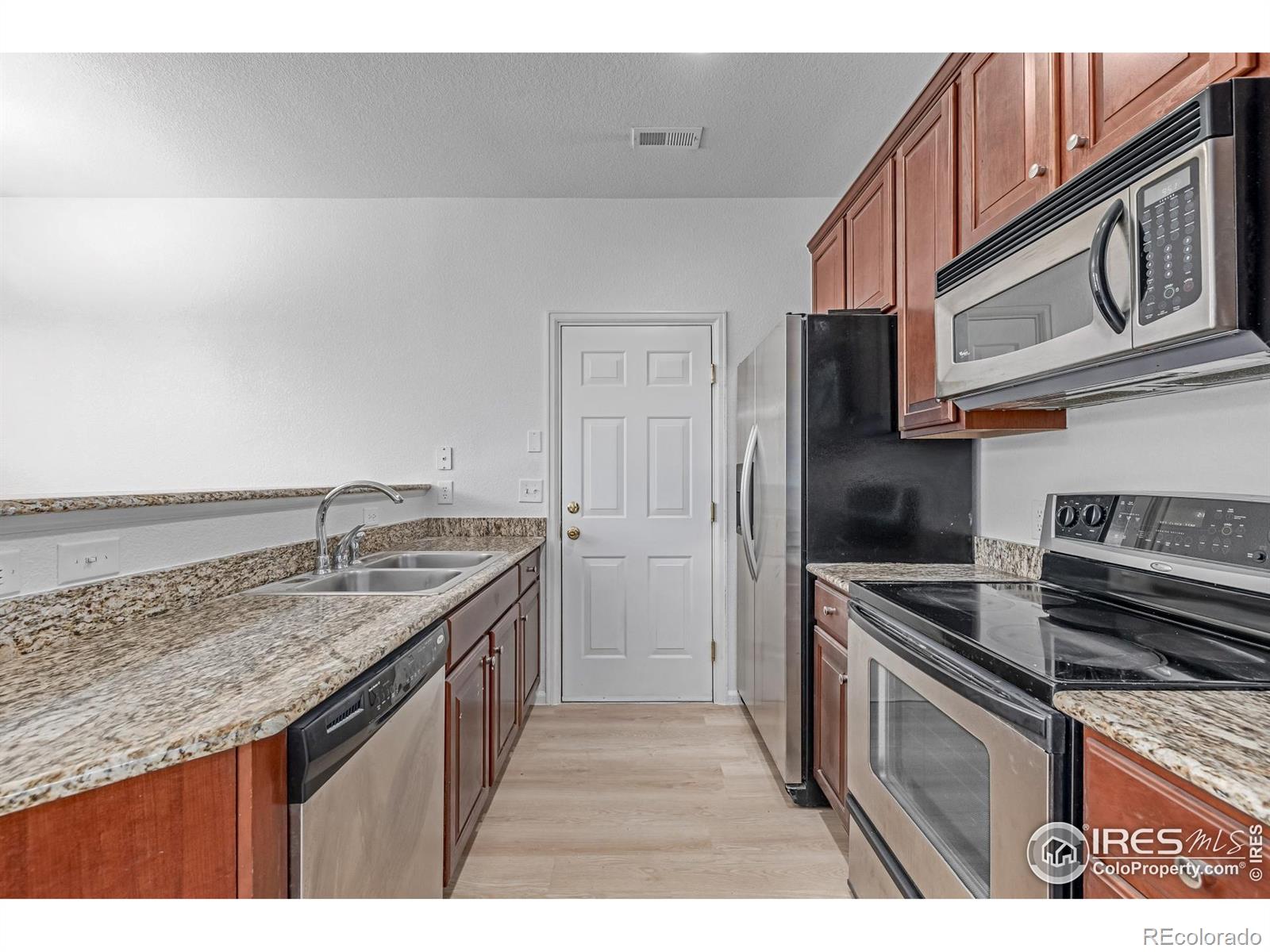 MLS Image #10 for 7777 e 23rd avenue,denver, Colorado