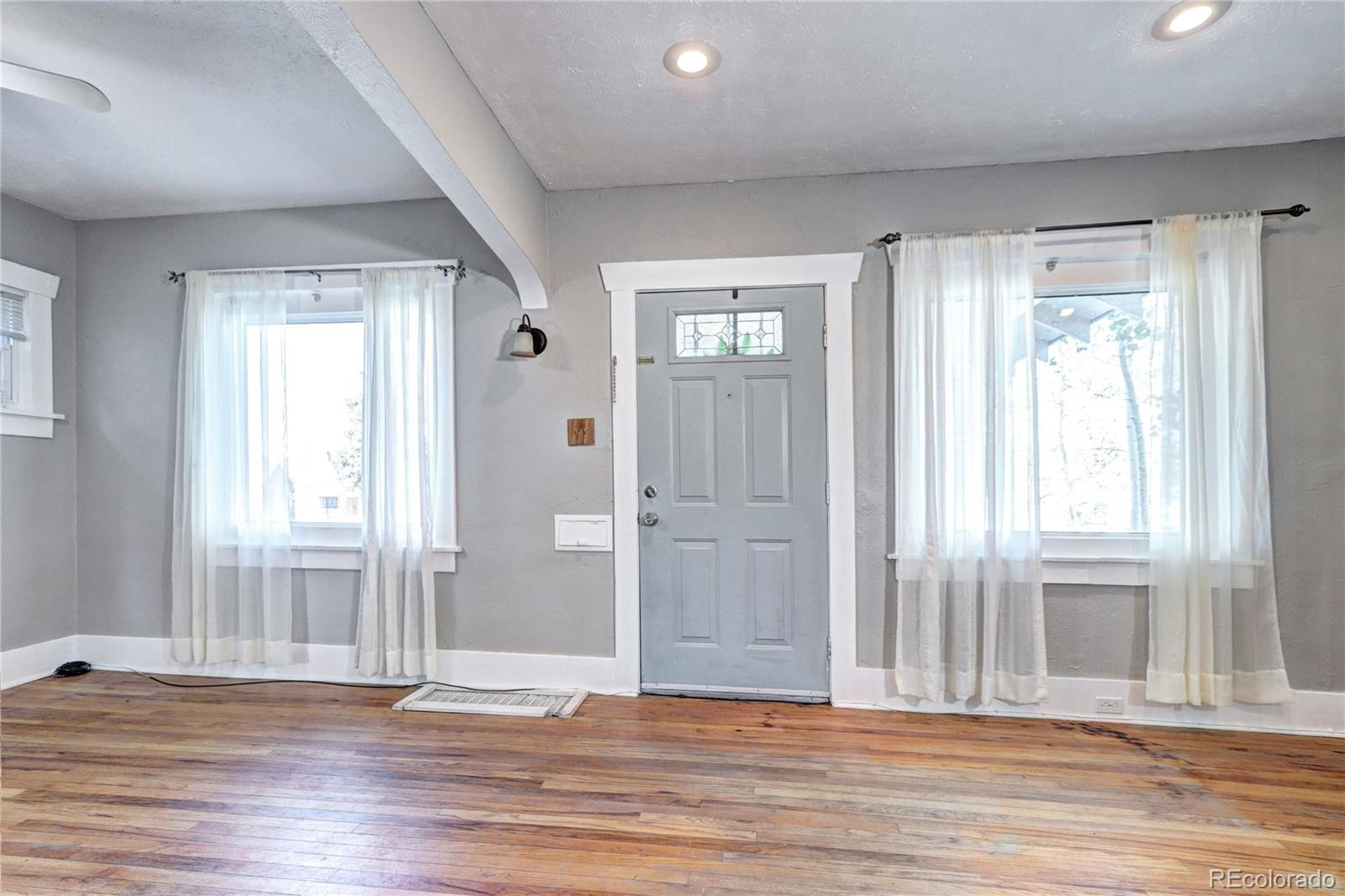 MLS Image #2 for 3336 n saint paul street,denver, Colorado
