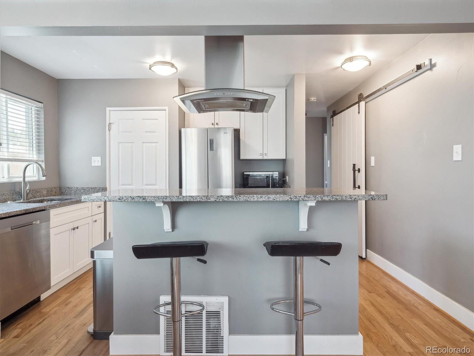 MLS Image #12 for 20 s harrison street,denver, Colorado