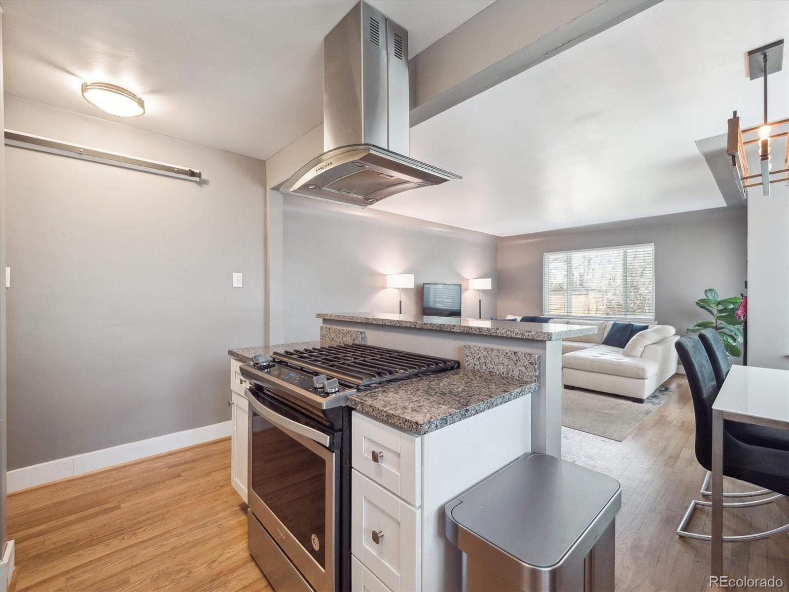 MLS Image #14 for 20 s harrison street,denver, Colorado