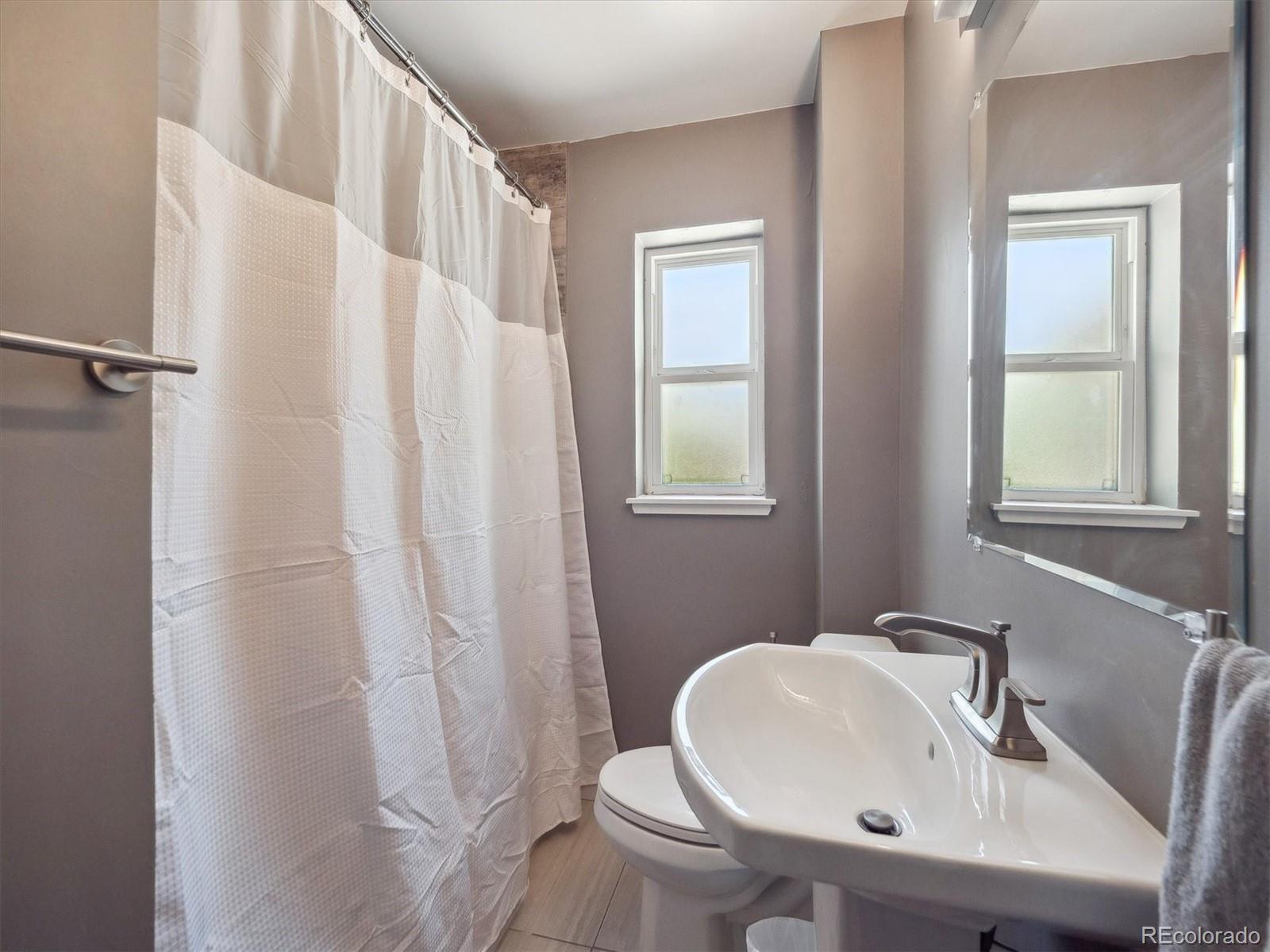 MLS Image #18 for 20 s harrison street,denver, Colorado