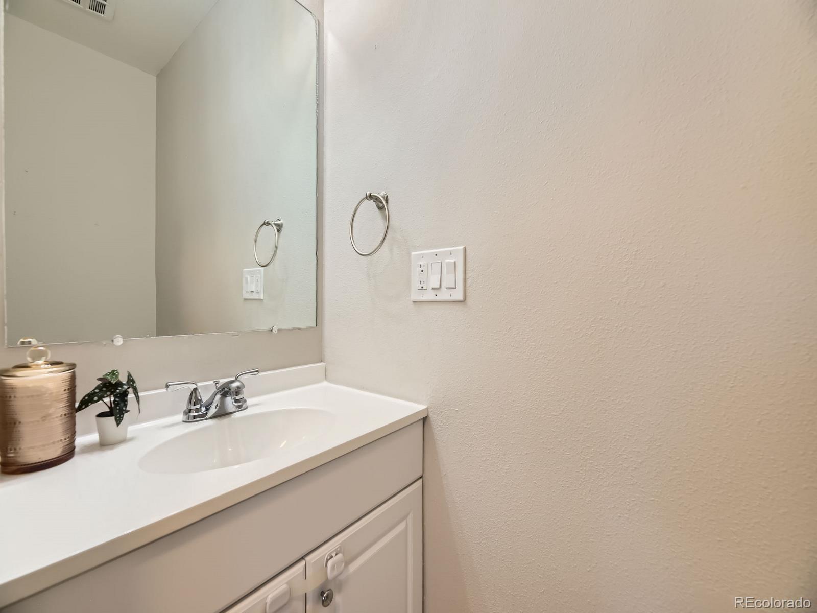 MLS Image #11 for 1932 s oswego way,aurora, Colorado