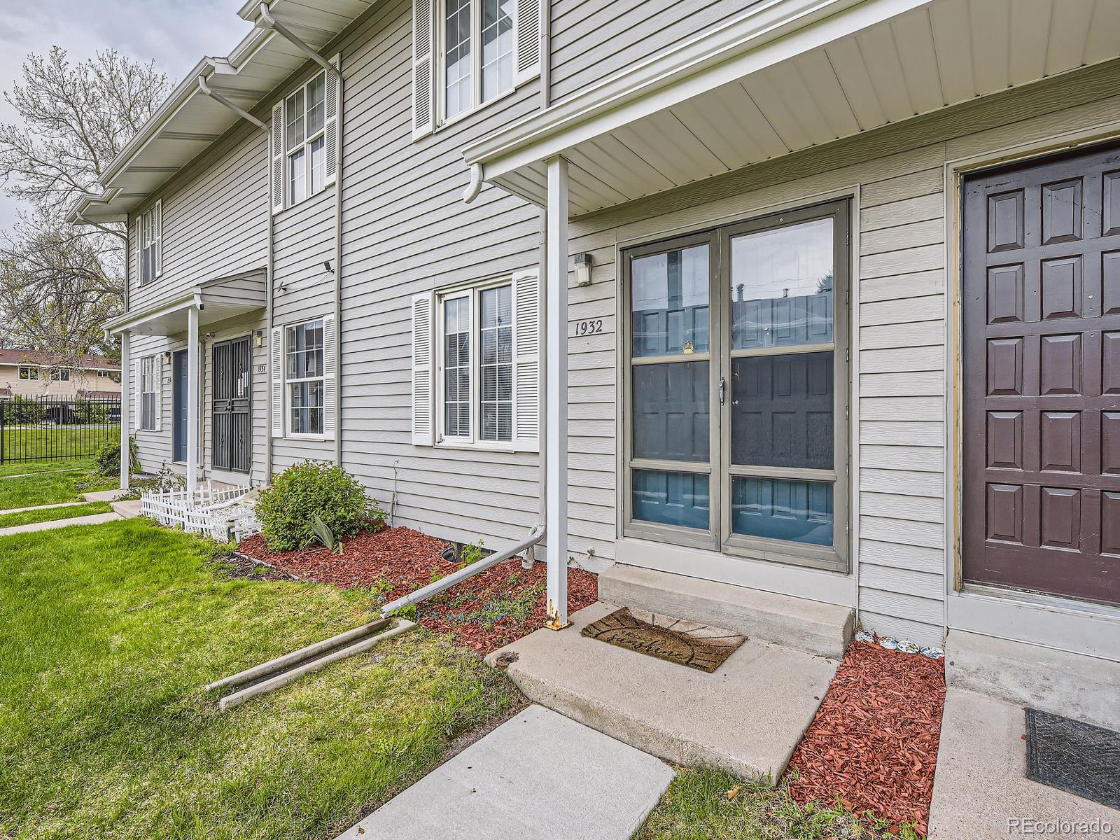 MLS Image #2 for 1932 s oswego way,aurora, Colorado