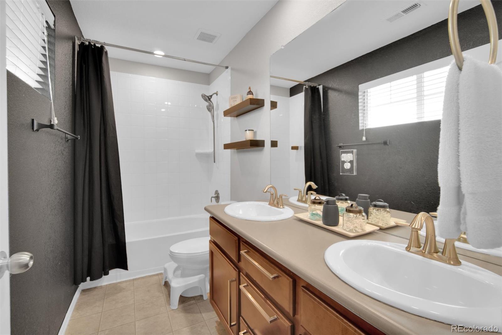 MLS Image #18 for 16048  elizabeth street,thornton, Colorado