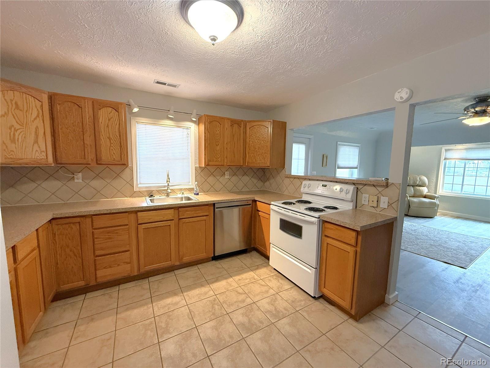MLS Image #14 for 1190  5th street,limon, Colorado