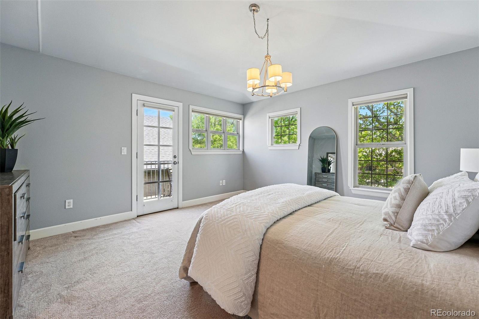 MLS Image #23 for 557 s clarkson street,denver, Colorado