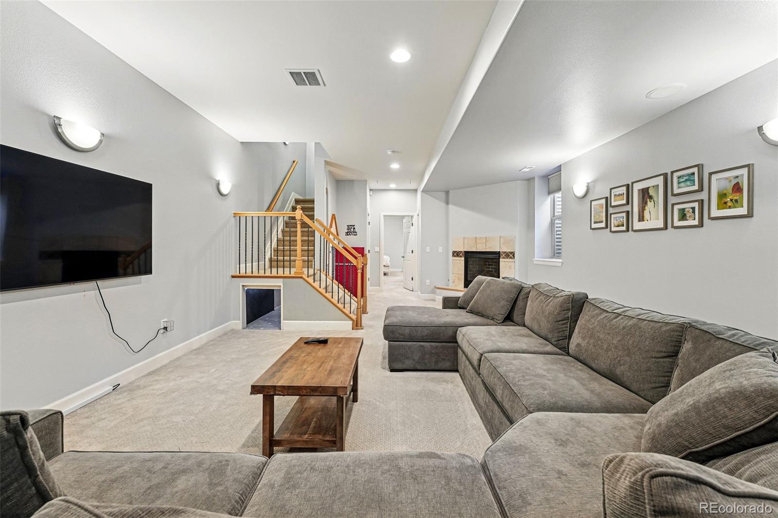MLS Image #4 for 557 s clarkson street,denver, Colorado