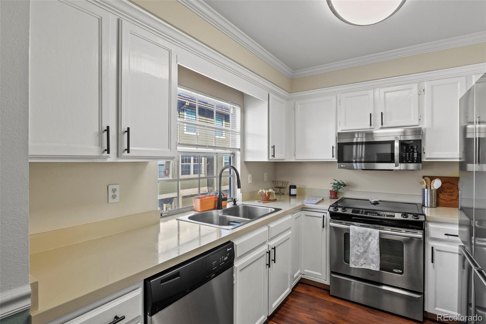 MLS Image #16 for 1907 s helena street,aurora, Colorado