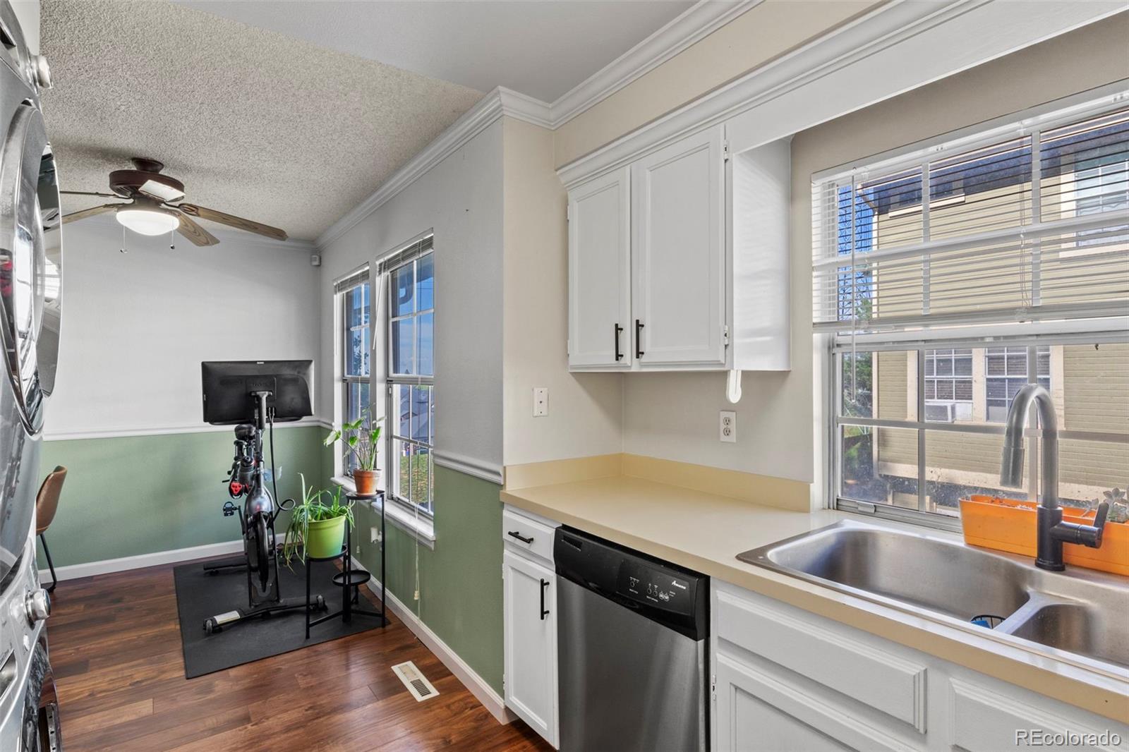 MLS Image #19 for 1907 s helena street,aurora, Colorado