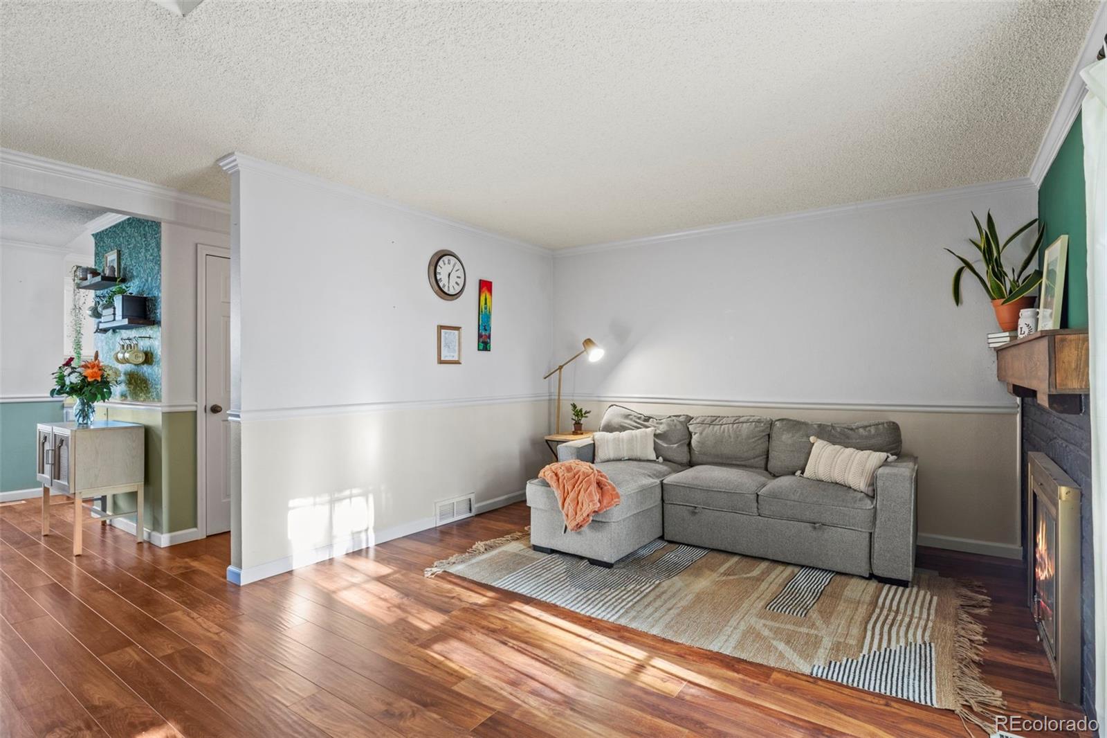 MLS Image #4 for 1907 s helena street,aurora, Colorado