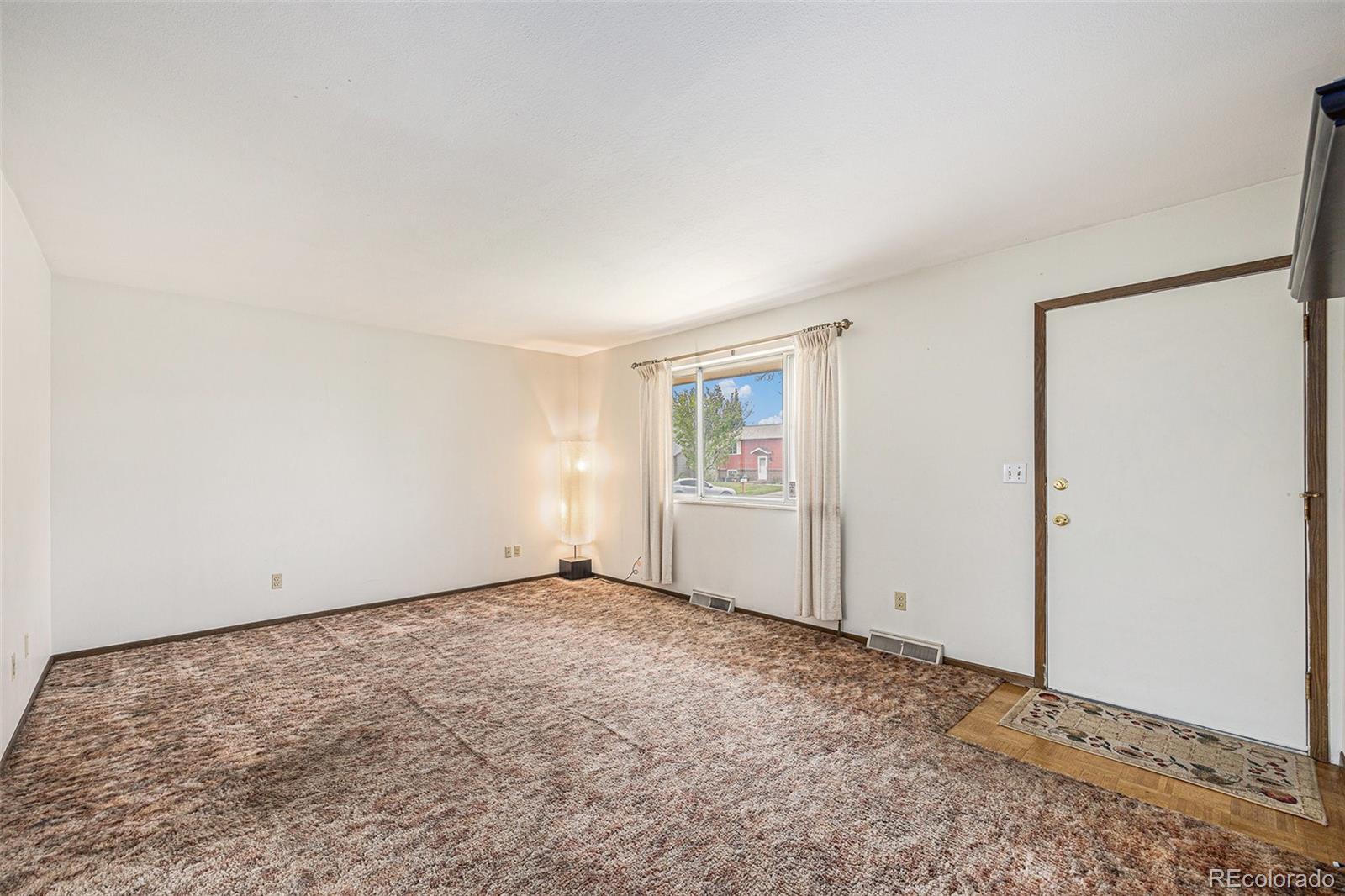 MLS Image #4 for 726  mobile street,aurora, Colorado