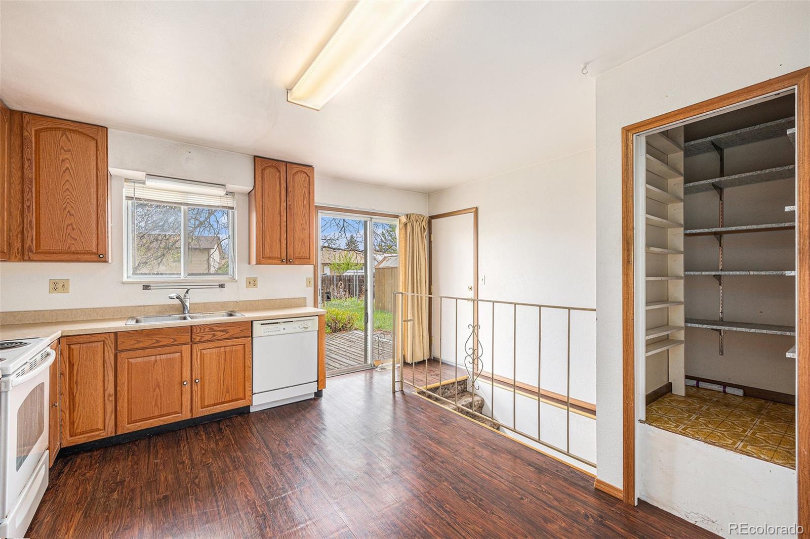 MLS Image #7 for 726  mobile street,aurora, Colorado