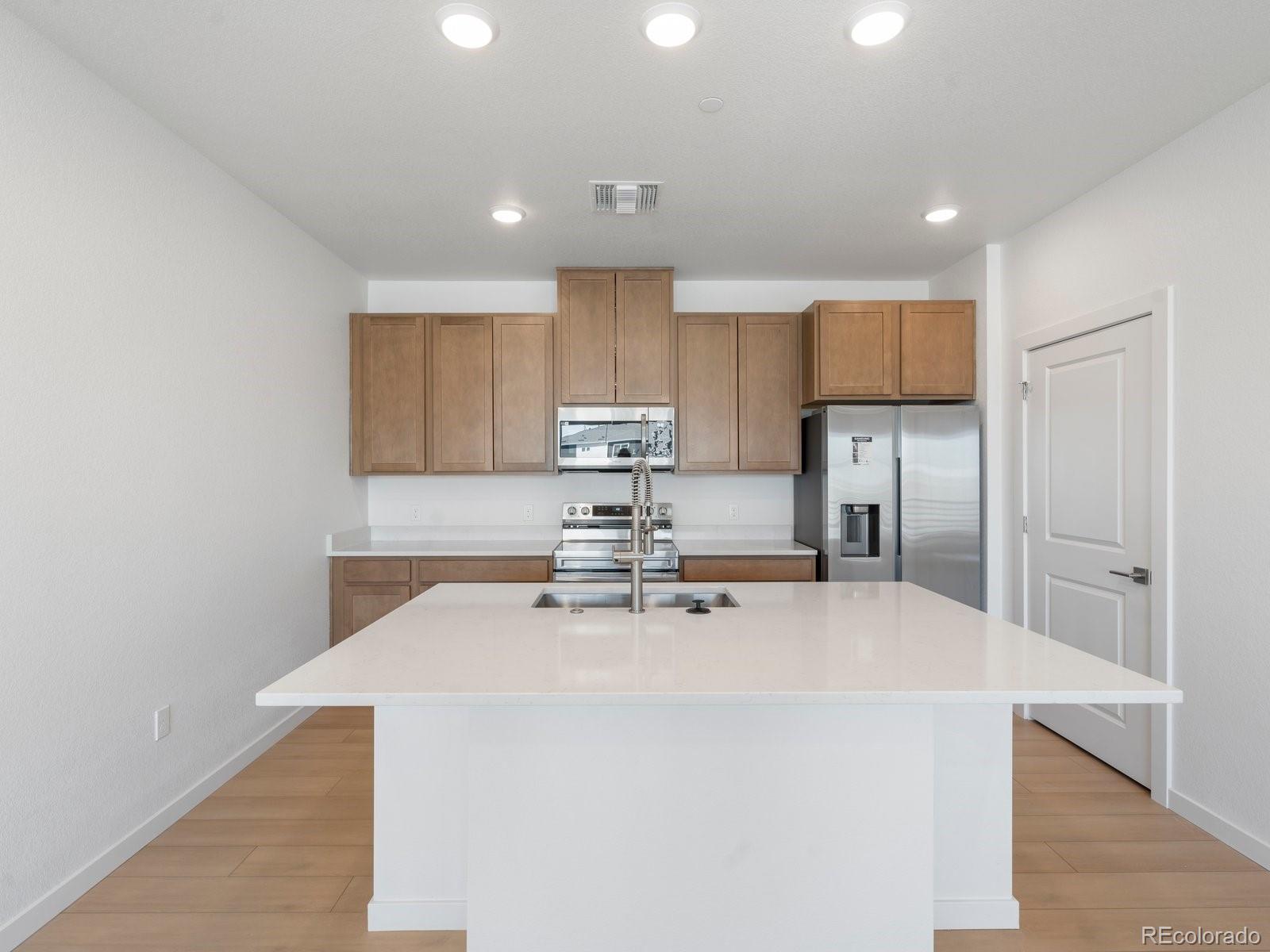 MLS Image #10 for 6153 n ceylon street,denver, Colorado