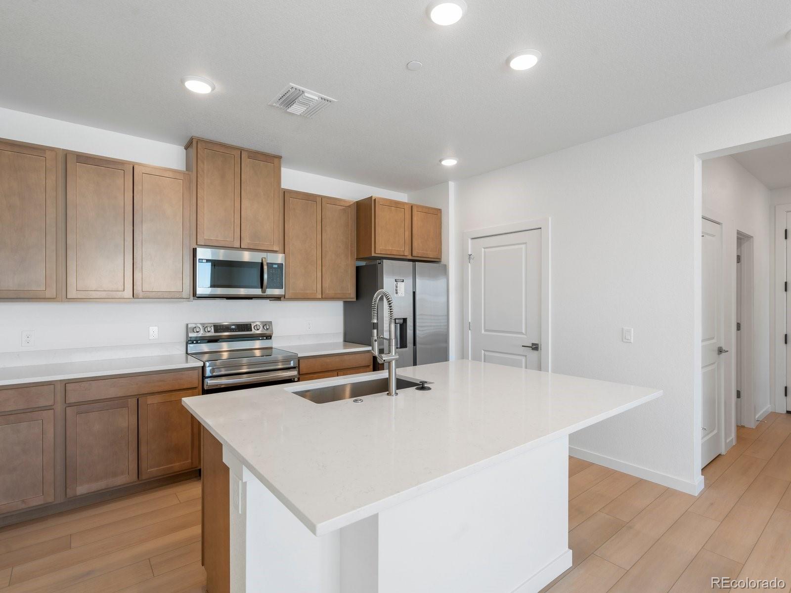 MLS Image #11 for 6153 n ceylon street,denver, Colorado