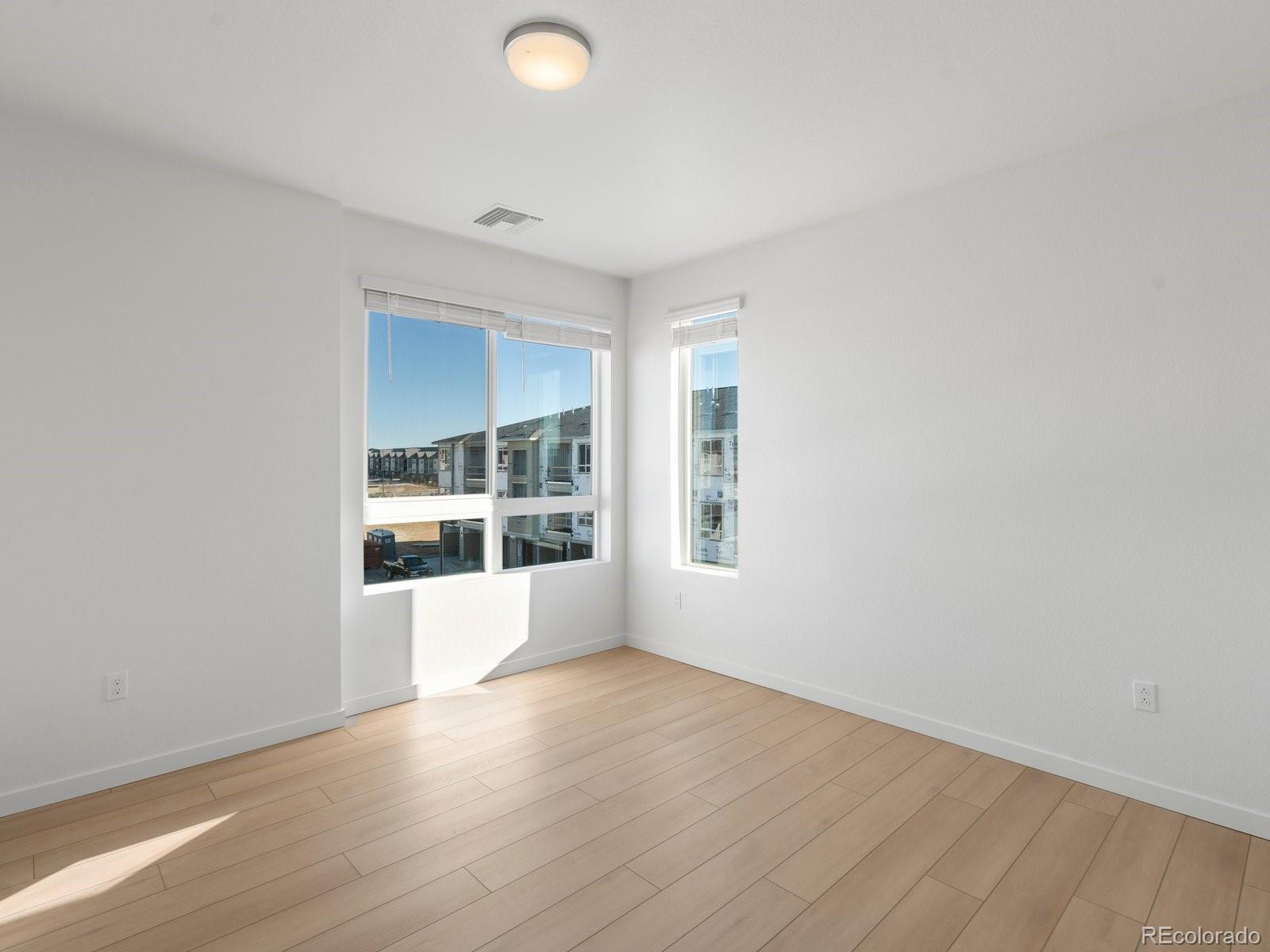 MLS Image #18 for 6153 n ceylon street,denver, Colorado