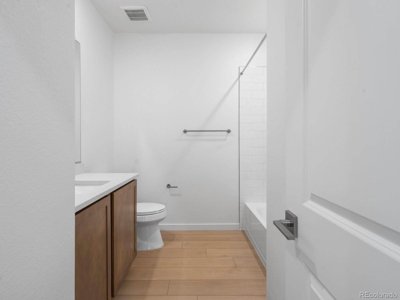 MLS Image #7 for 6153 n ceylon street,denver, Colorado