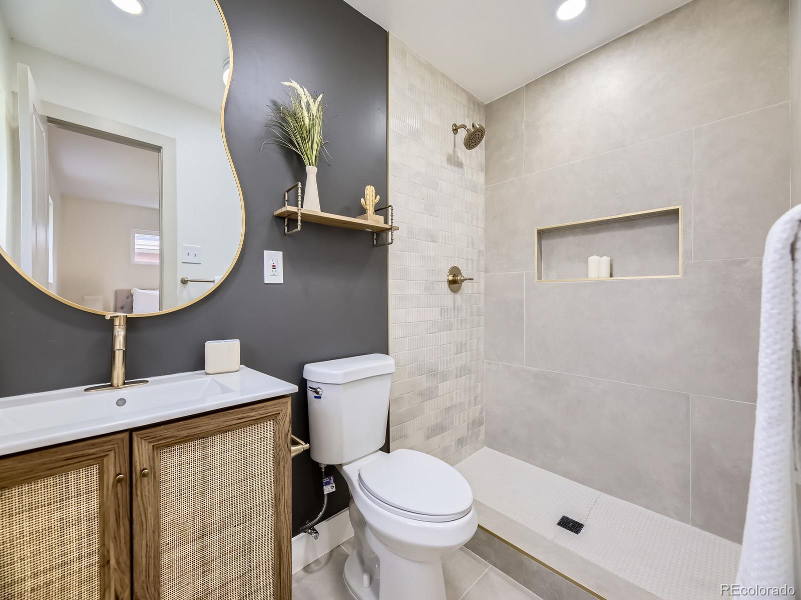 MLS Image #12 for 920 s hudson street,denver, Colorado