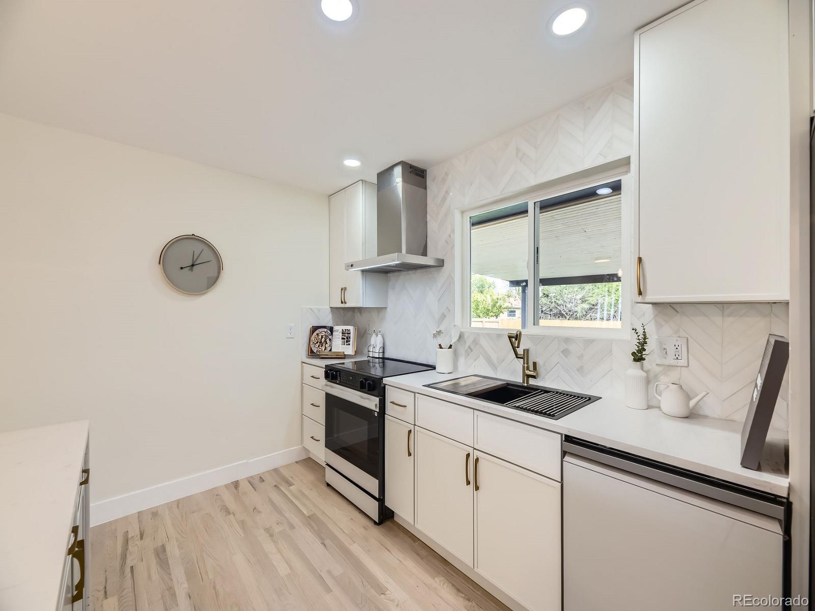 MLS Image #7 for 920 s hudson street,denver, Colorado