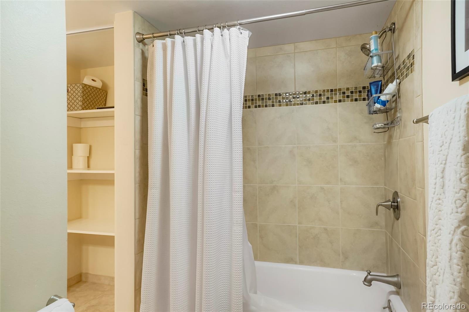 MLS Image #20 for 2964 s akron street,denver, Colorado
