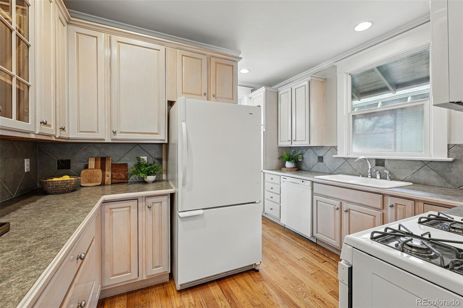 MLS Image #6 for 618  adams street,denver, Colorado
