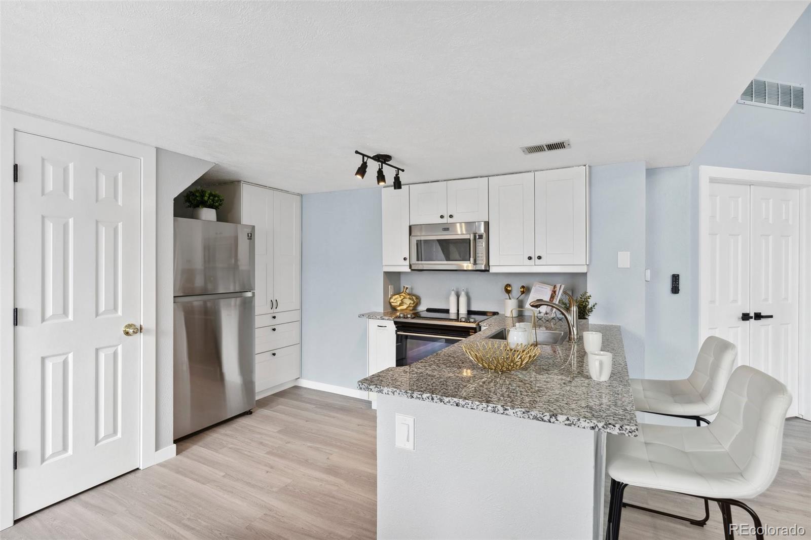 MLS Image #4 for 8500 e jefferson avenue,denver, Colorado