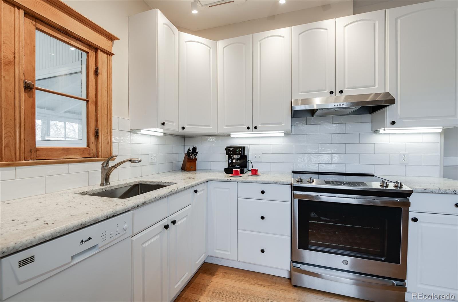 MLS Image #26 for 1817 - 1821 vine  vine street,denver, Colorado