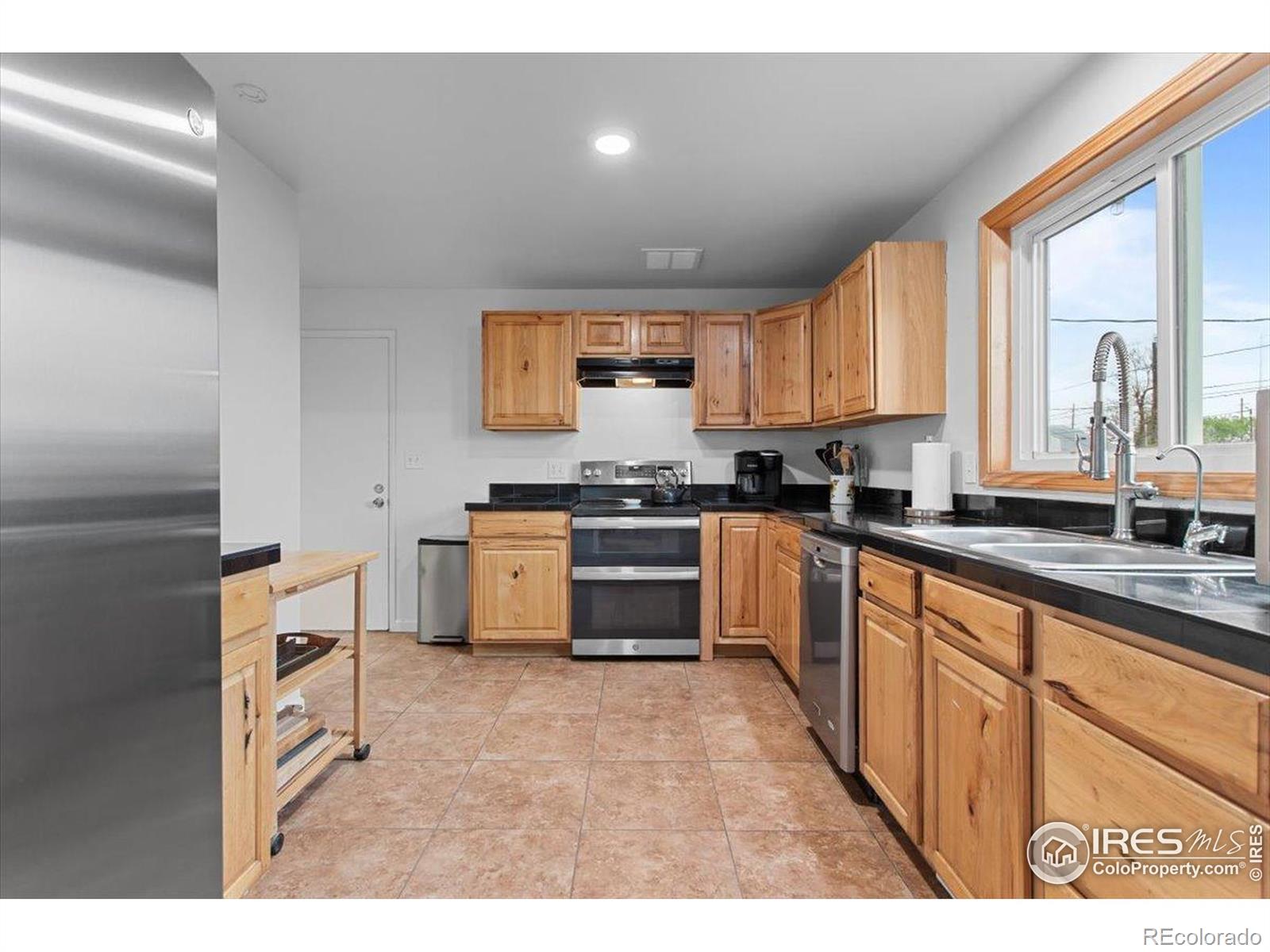 MLS Image #7 for 690 w 1st avenue,broomfield, Colorado