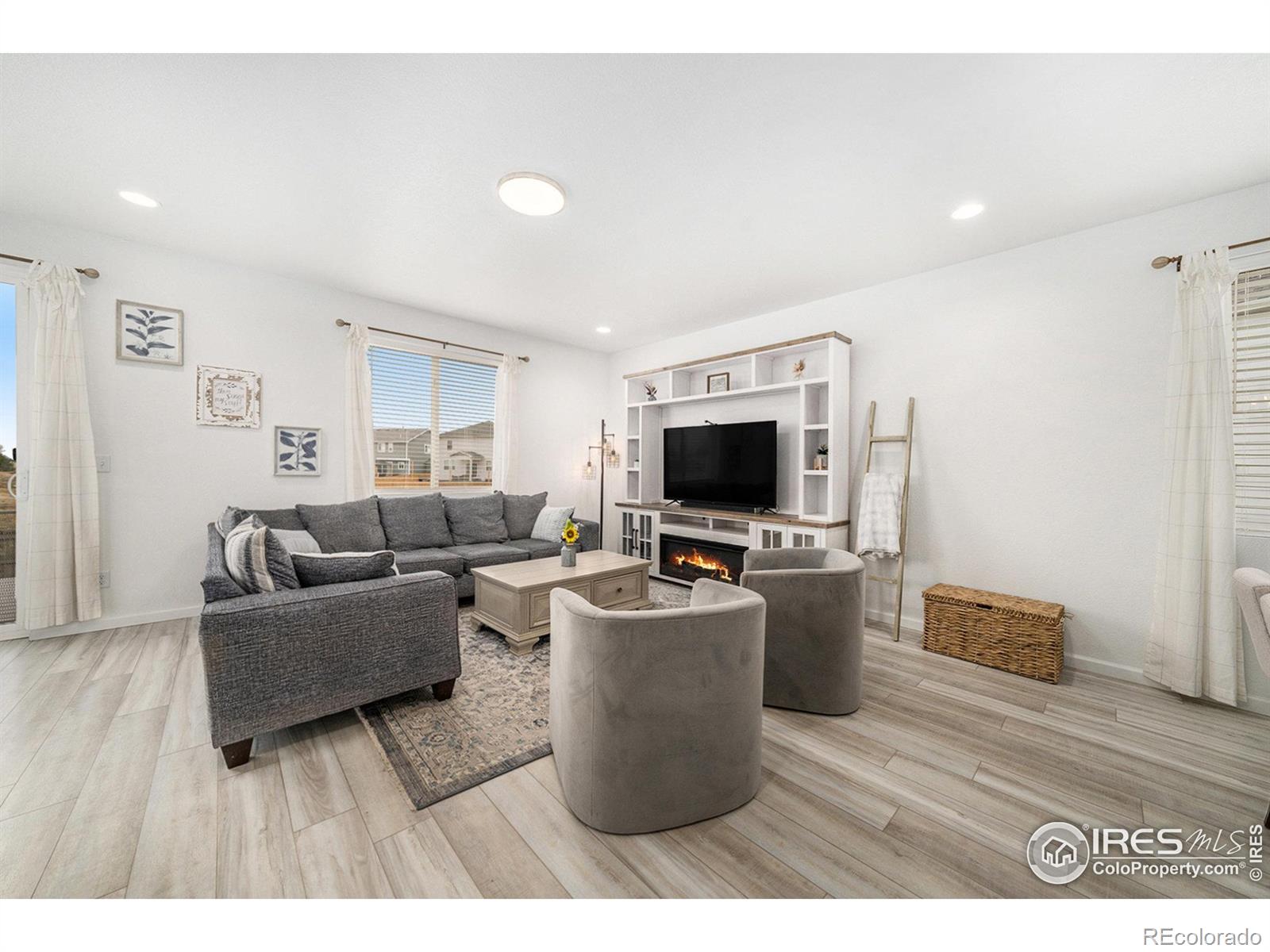 MLS Image #4 for 14762  charbray street,mead, Colorado