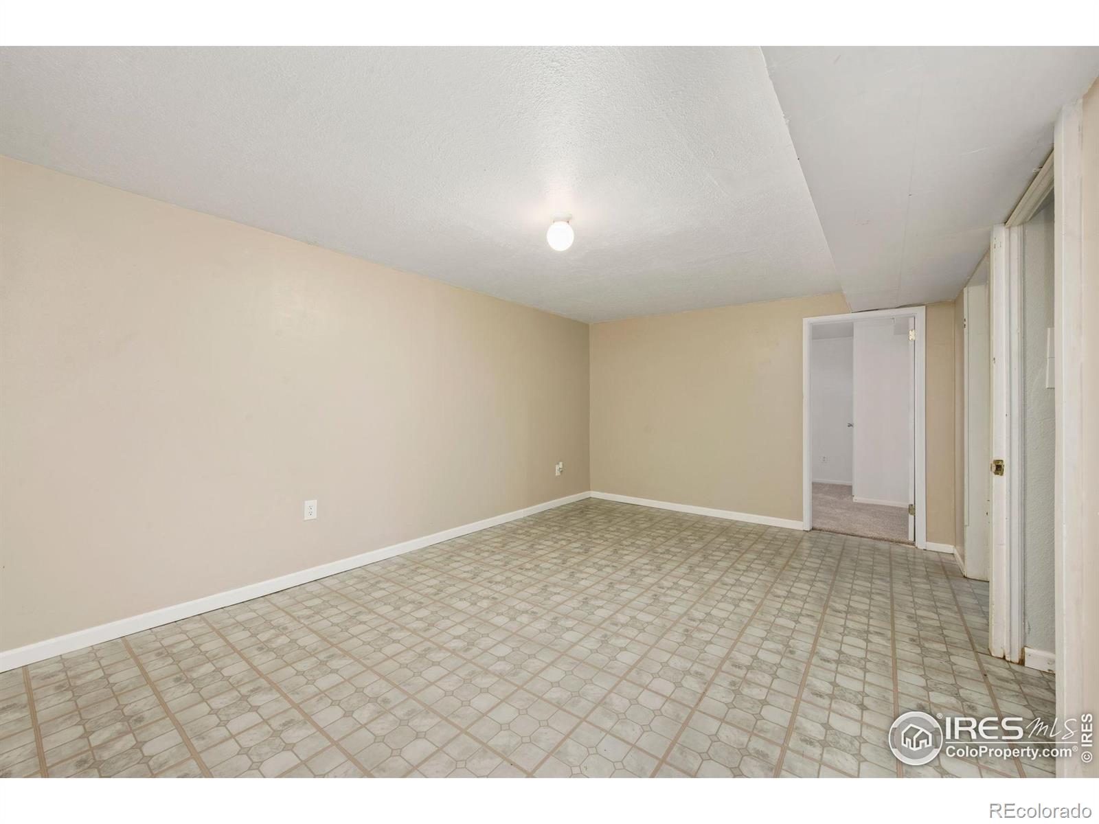 MLS Image #11 for 3020  sunset drive,evans, Colorado
