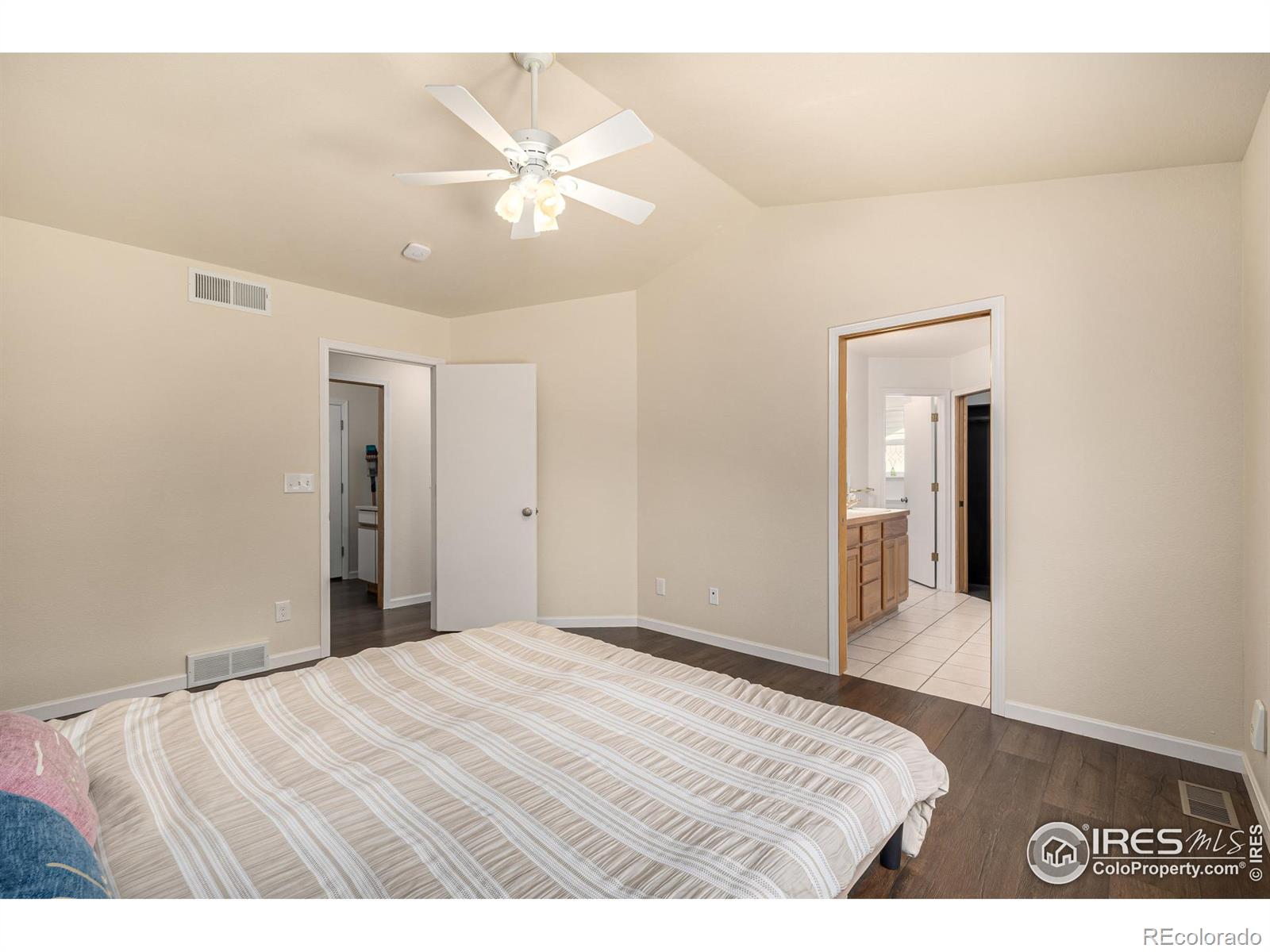 MLS Image #18 for 2072  skylark court,longmont, Colorado