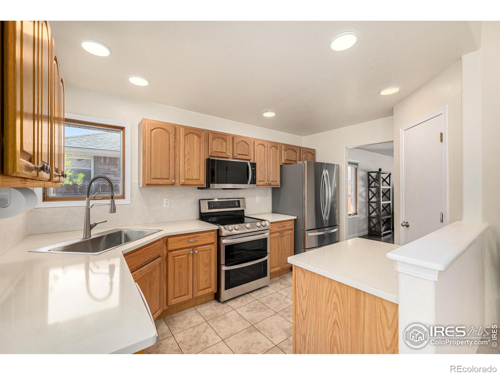 MLS Image #7 for 2072  skylark court,longmont, Colorado