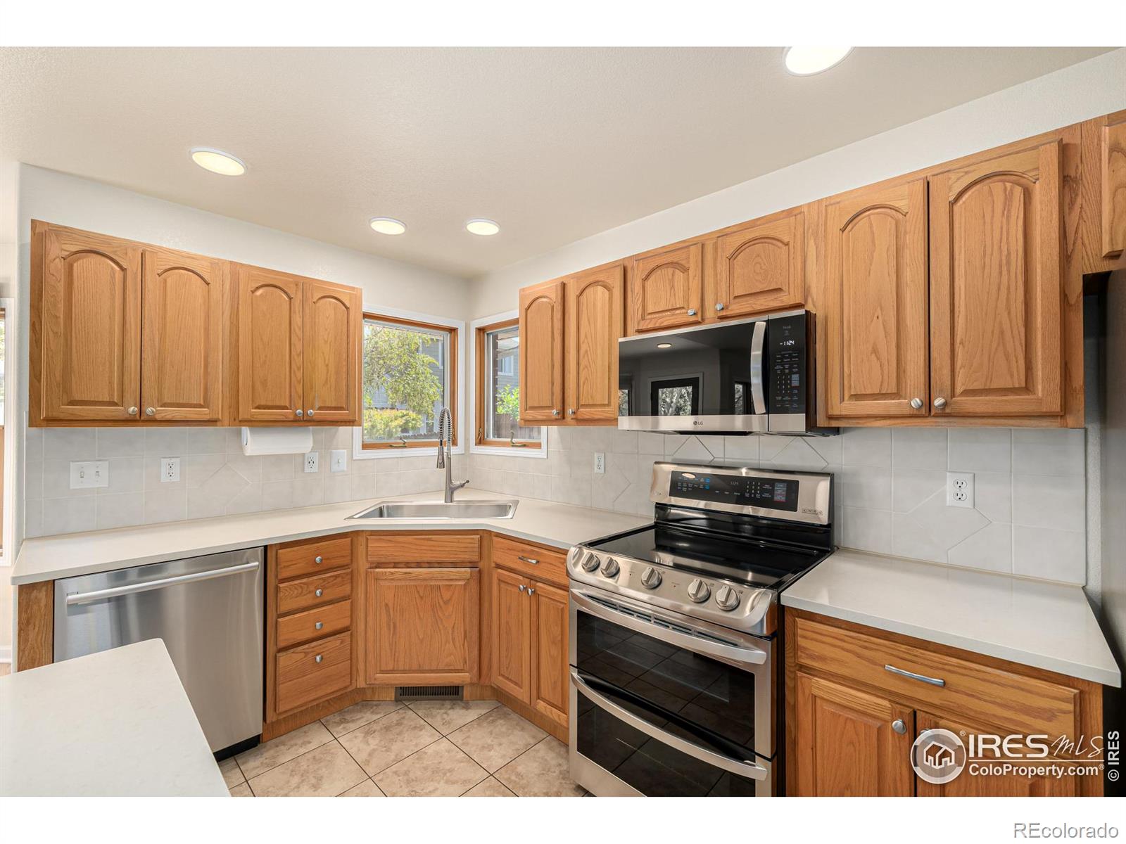 MLS Image #8 for 2072  skylark court,longmont, Colorado