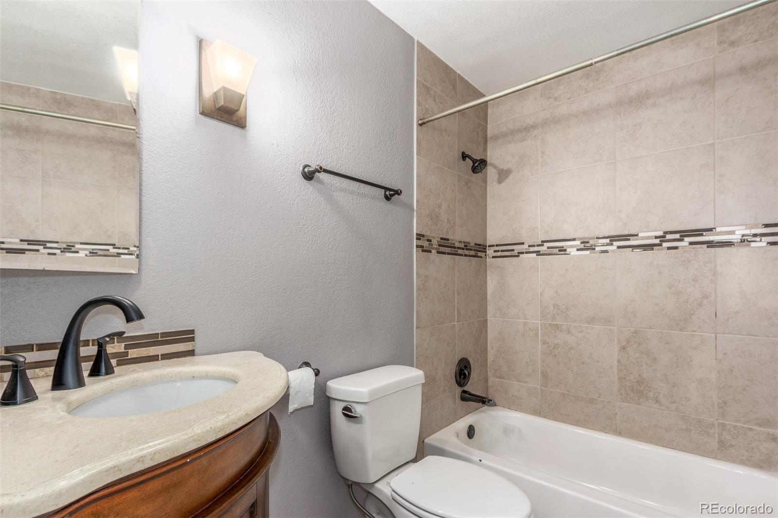 MLS Image #7 for 8360 w 87th drive d,arvada, Colorado