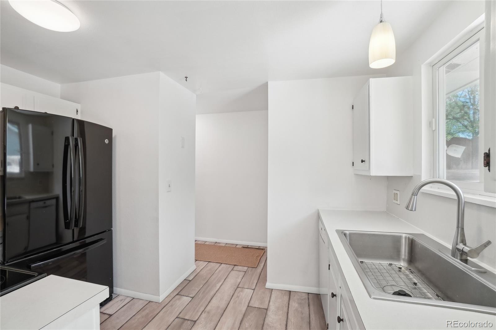 MLS Image #12 for 943  pinon court,longmont, Colorado