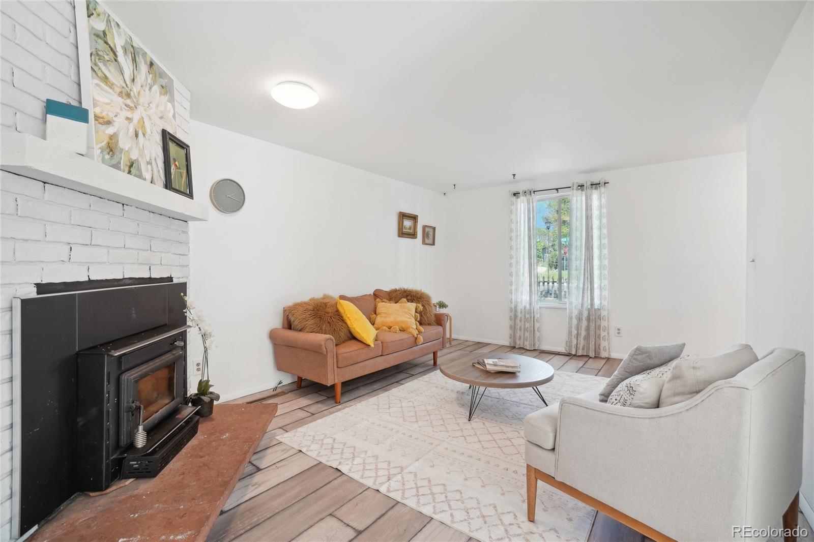 MLS Image #4 for 943  pinon court,longmont, Colorado