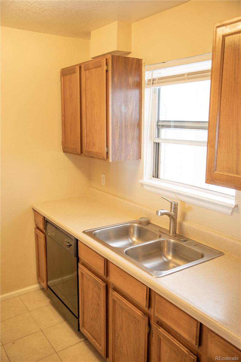 MLS Image #7 for 1261 s gilbert street 202,castle rock, Colorado