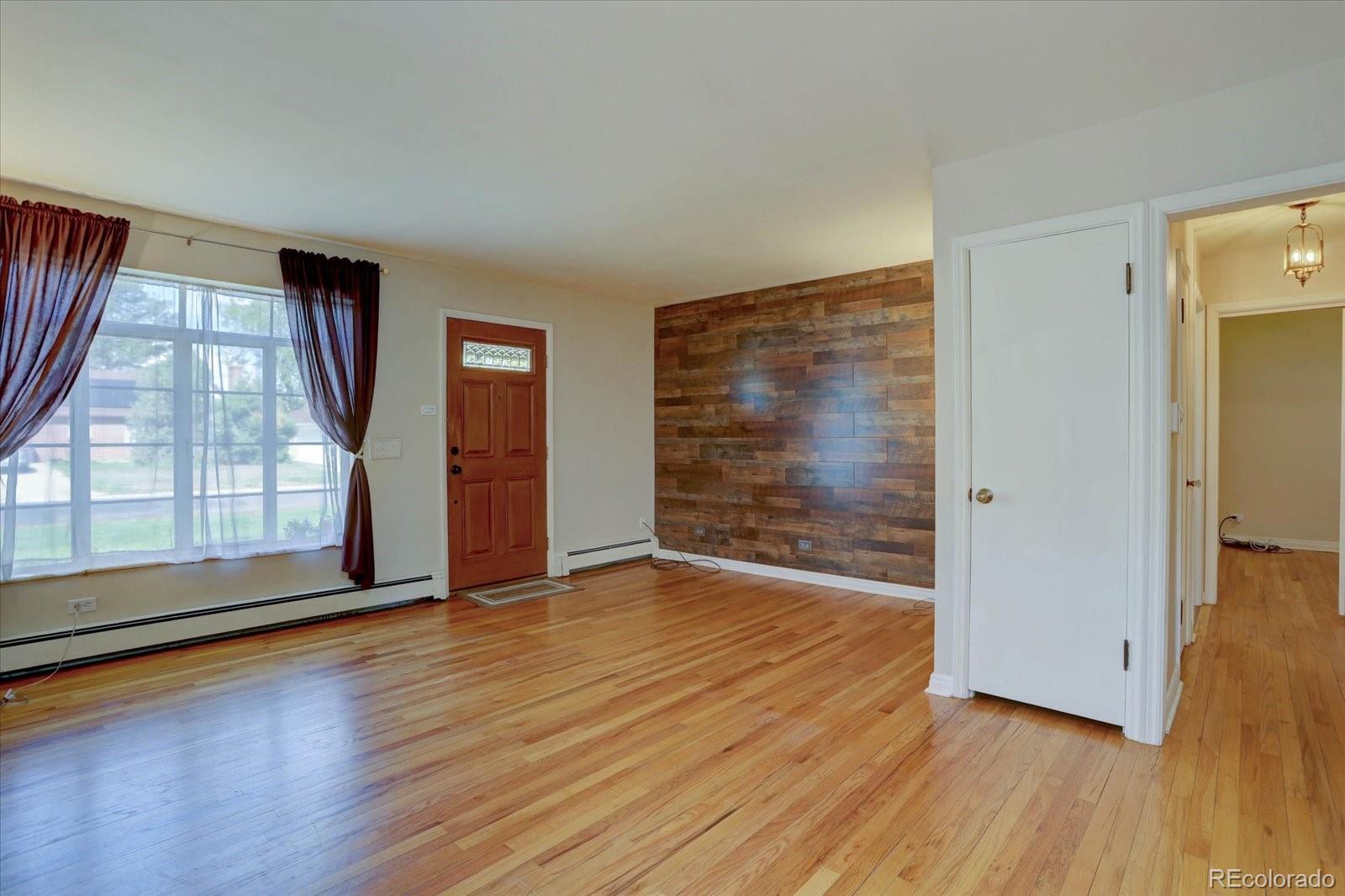 MLS Image #5 for 782  holly street,denver, Colorado