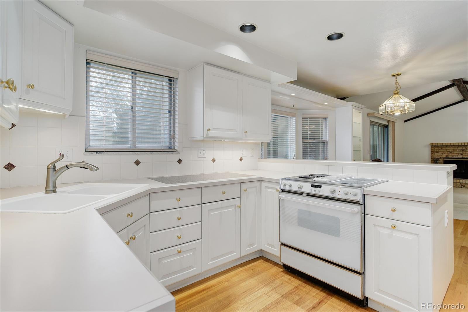 MLS Image #6 for 3026 s alton court,denver, Colorado